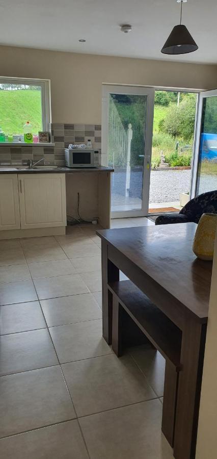 Hydeaway 2 Appartement Donegal Town Buitenkant foto